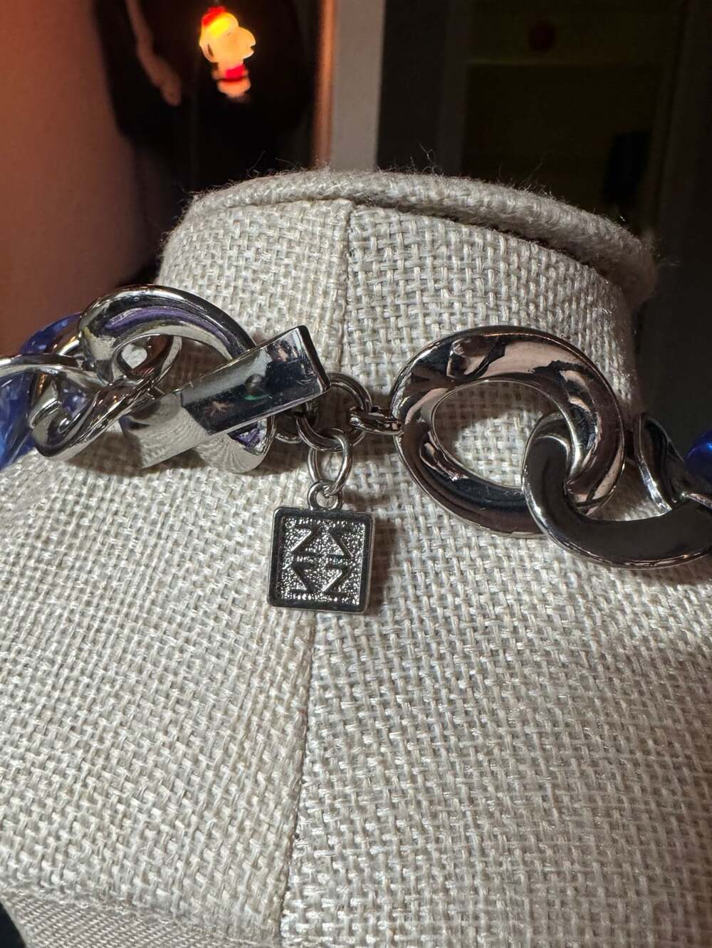 Zenzii Blue Acrylic Oversized Link Statement Necklace - Picture 2 of 3